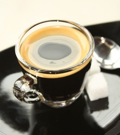Cafe Espresso chính hiệu sẽ có vị rất đậm và trên mặt có một lớp bọt màu nâ...